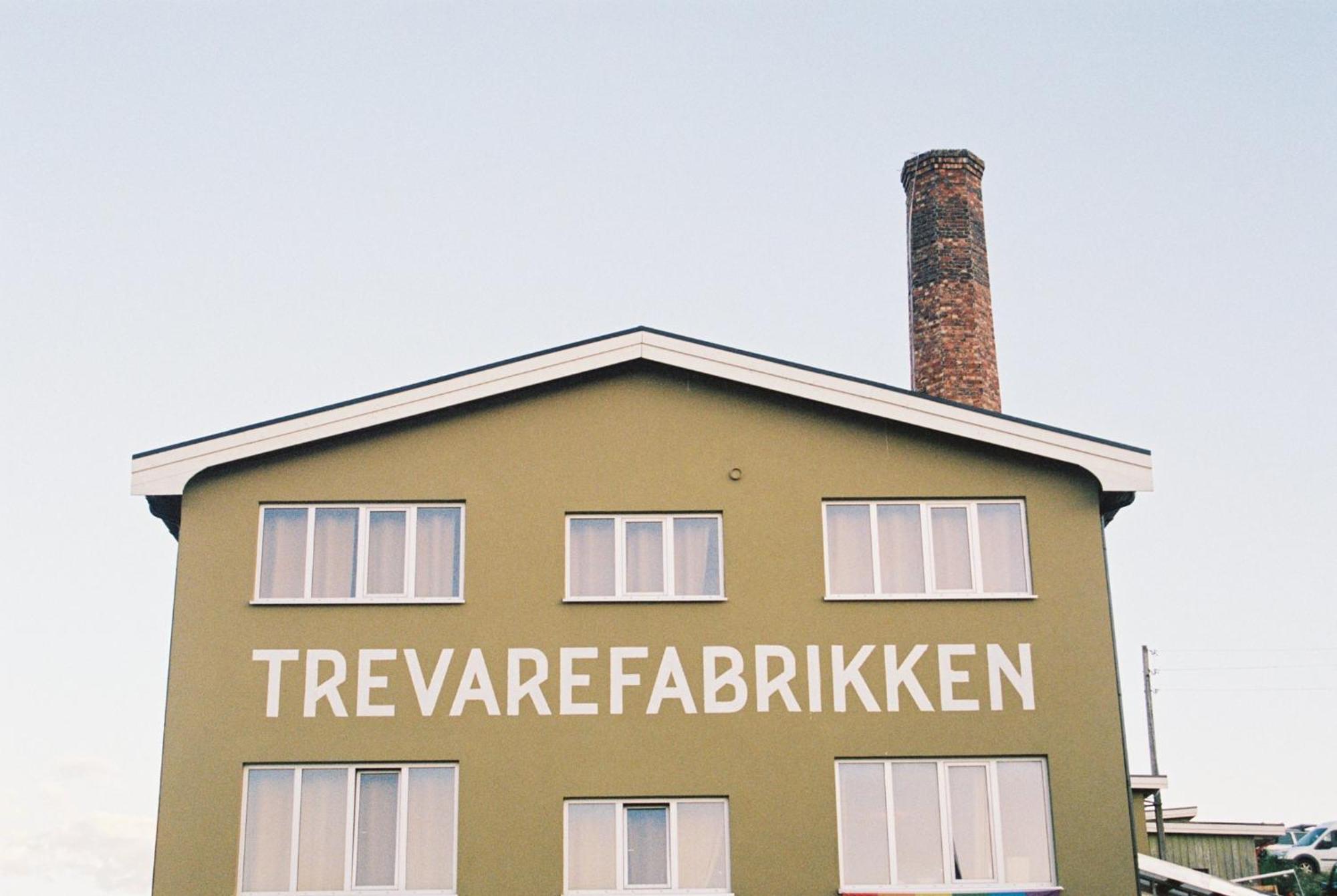 Trevarefabrikken Хеннингсвер Екстериор снимка
